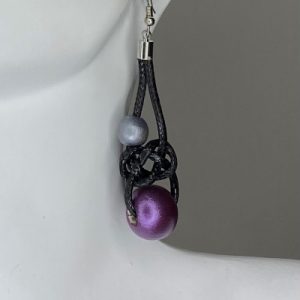 گوشواره چرمی با مهره