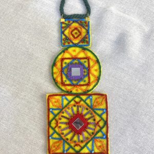 گردنبند گلدوزی زرد