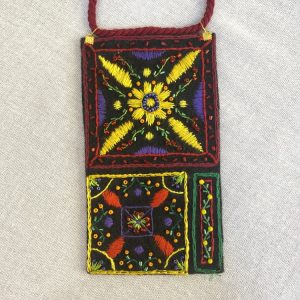 گردنبند گلدوزی مشکی