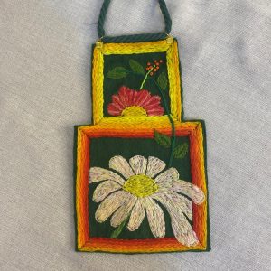 گردنبند گلدوزی