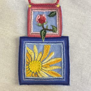 گردنبند گلدوزی آبی سرخابی