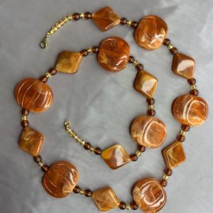 گردنبند اکریلیک عسلی
