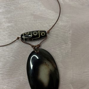 گردنبند عقیق مشکی