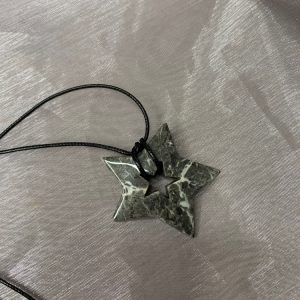 گردنبند ستاره سنگی